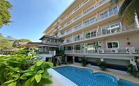 โรงแรมรัตนาวิว